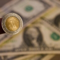 Peso se recupera y avanza