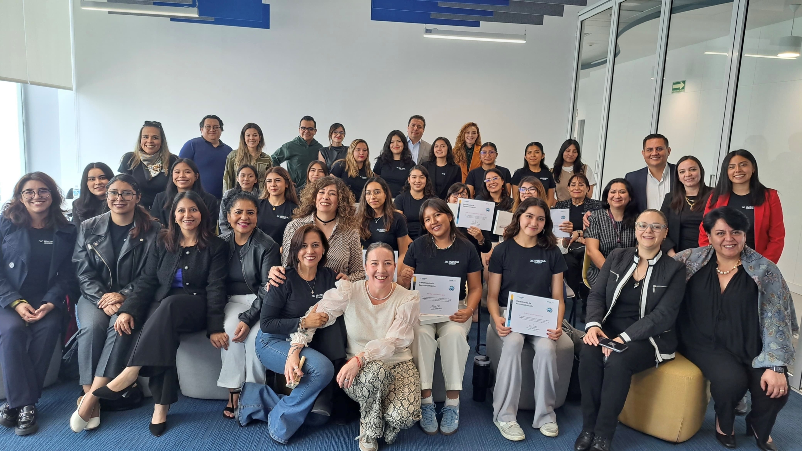 Universitarias ganan el Hack Day 2025 con